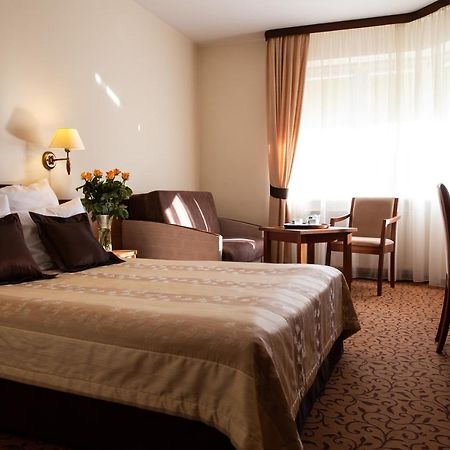 Hotel Panorama Ostrowiec Swietokrzyski Luaran gambar