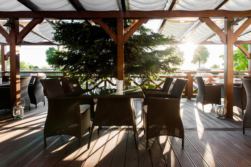 Hotel Panorama Ostrowiec Swietokrzyski Luaran gambar