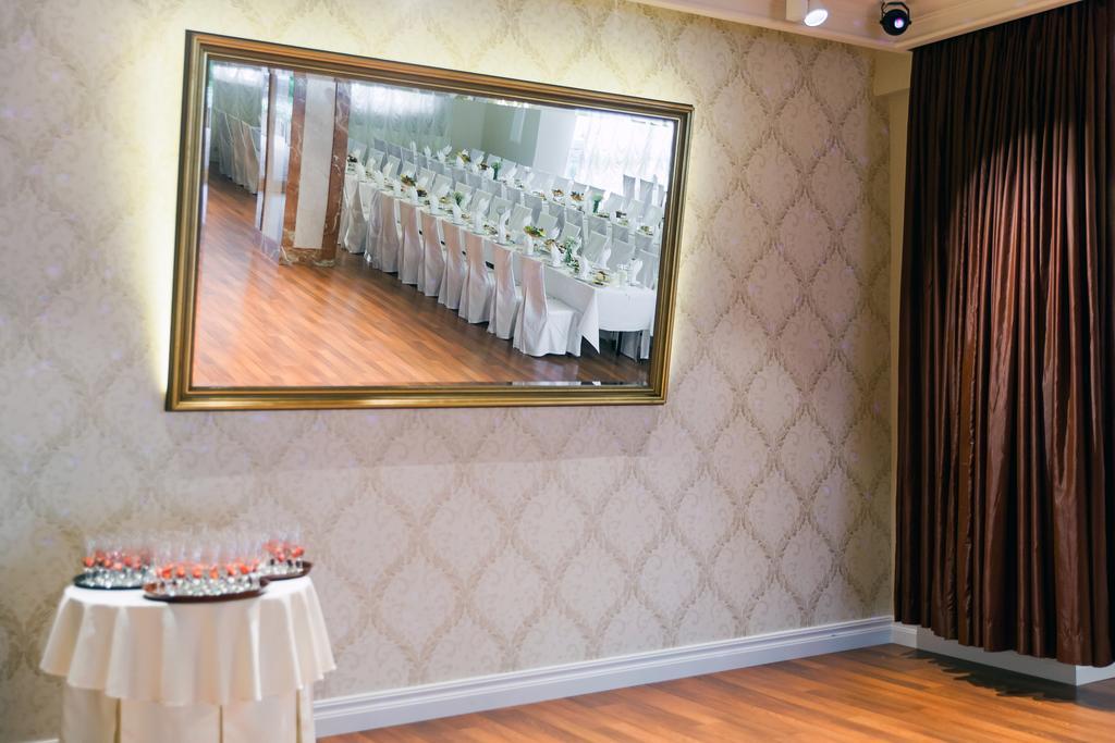 Hotel Panorama Ostrowiec Swietokrzyski Luaran gambar