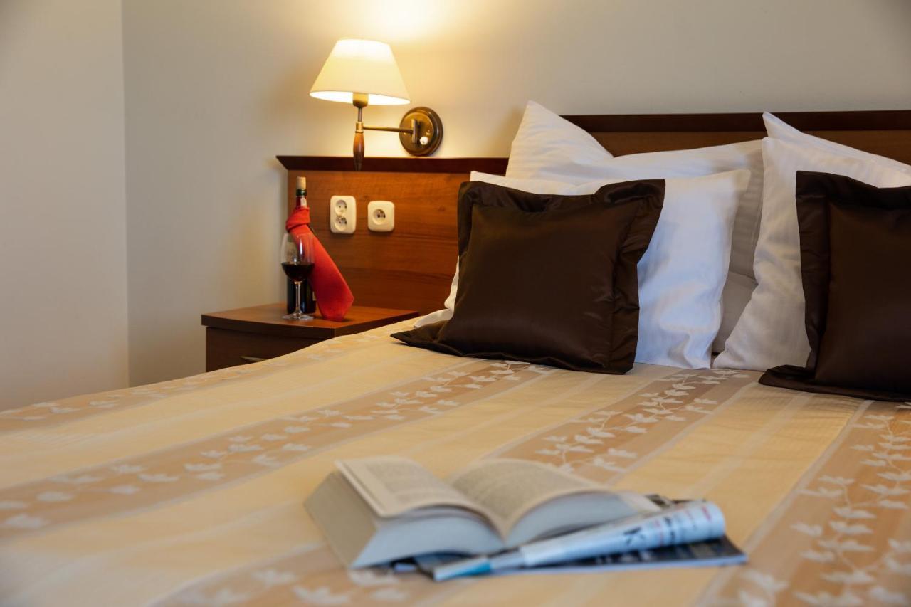 Hotel Panorama Ostrowiec Swietokrzyski Luaran gambar