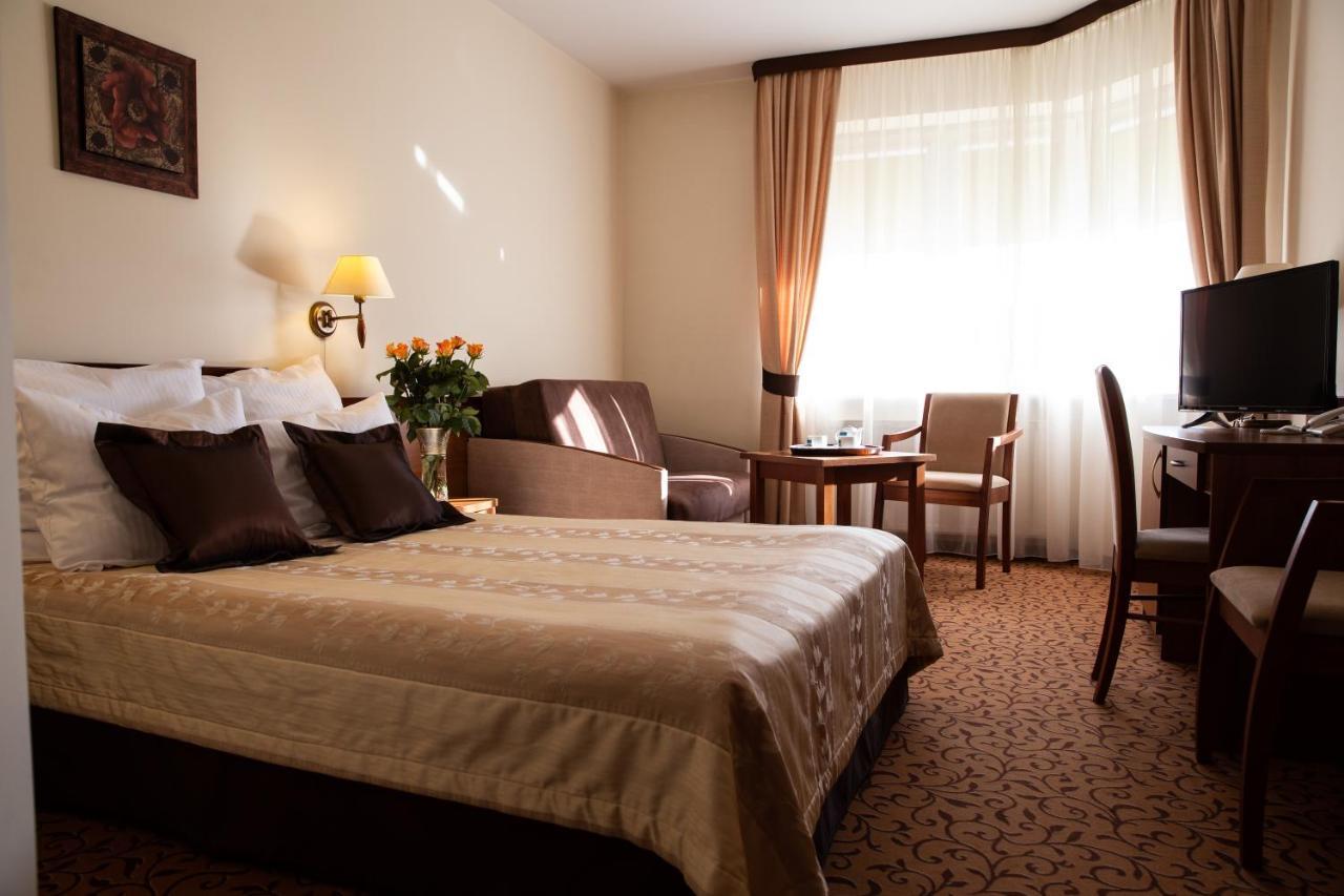 Hotel Panorama Ostrowiec Swietokrzyski Luaran gambar